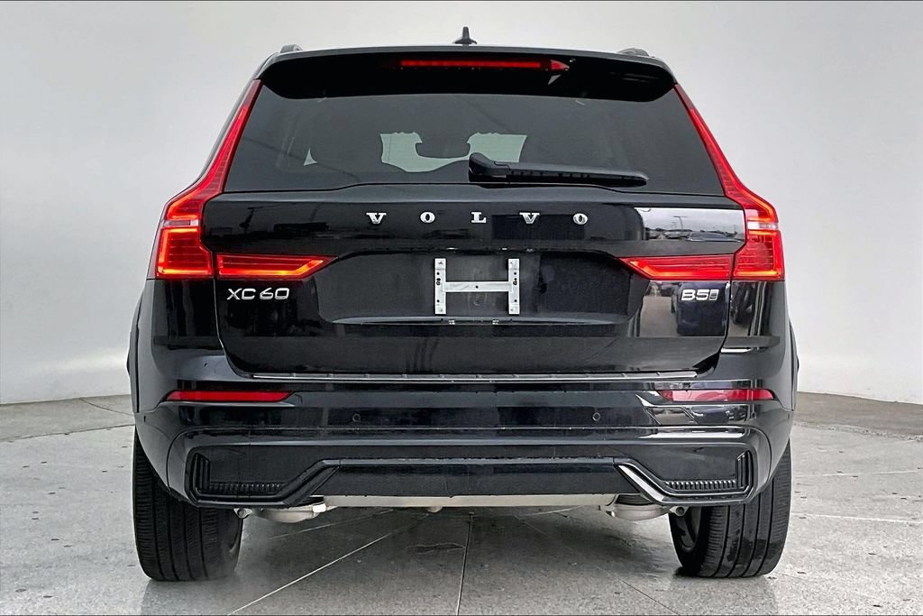 Certified 2024 Volvo XC60 B5 Ultimate w/ Protection Package Premier AWD/4WD image 5