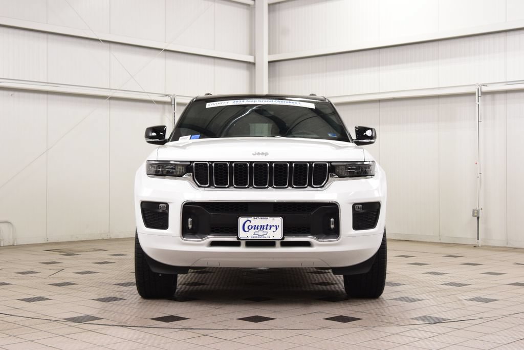 Used 2024 Jeep Grand Cherokee L Overland w/ Trailer Tow Package AWD/4WD image 2