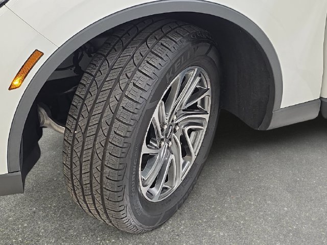 Certified 2023 Lincoln Aviator AWD image 28