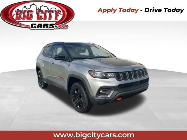 Used 2023 Jeep Compass Trailhawk image 1