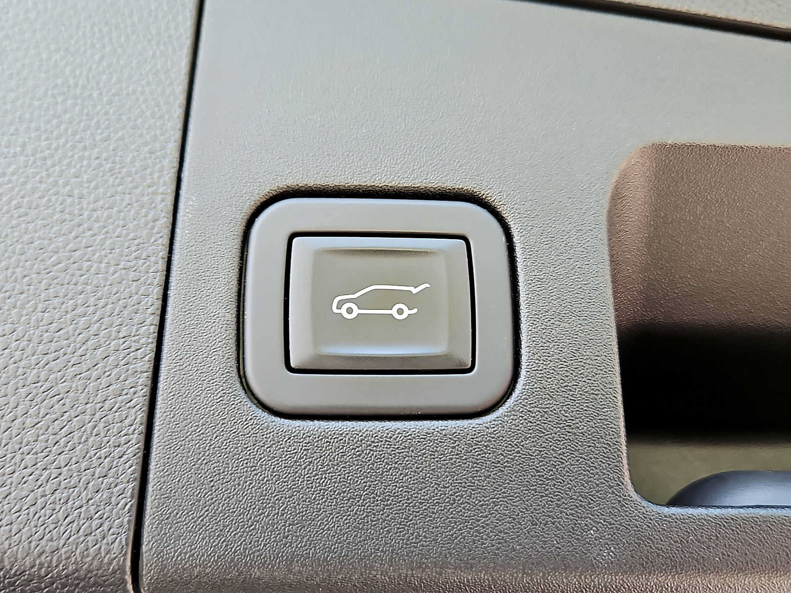 Used 2025 Cadillac XT4 Premium Luxury AWD/4WD image 28