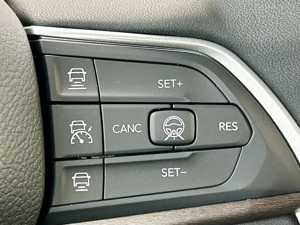 New 2026 Jeep Grand Cherokee L Limited w/ Limited Altitude Package AWD/4WD image 39