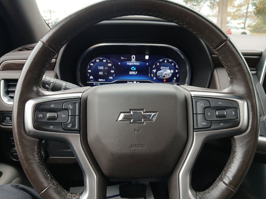 Used 2022 Chevrolet Suburban Z71 w/ Luxury Package image 39