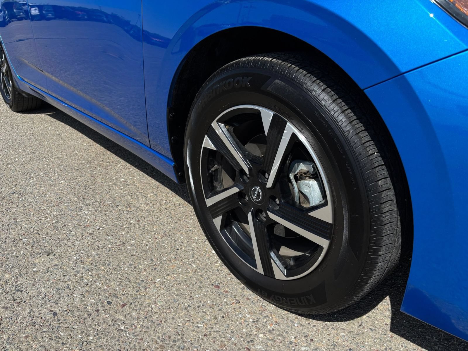 Used 2025 Nissan Sentra SV FWD image 29