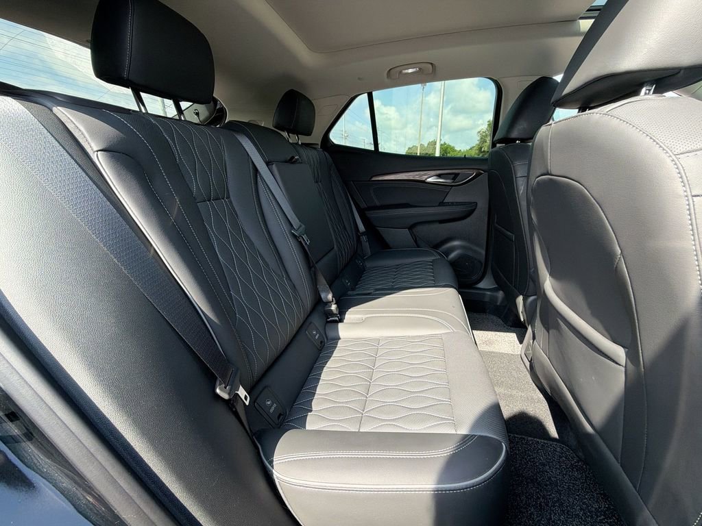 Used 2023 Buick Envision Avenir FWD image 32