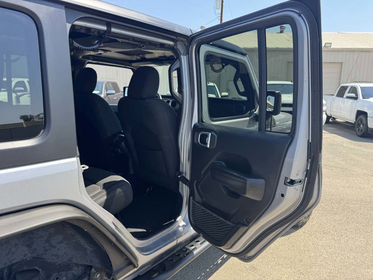 Used 2018 Jeep Wrangler Unlimited Sport S image 31