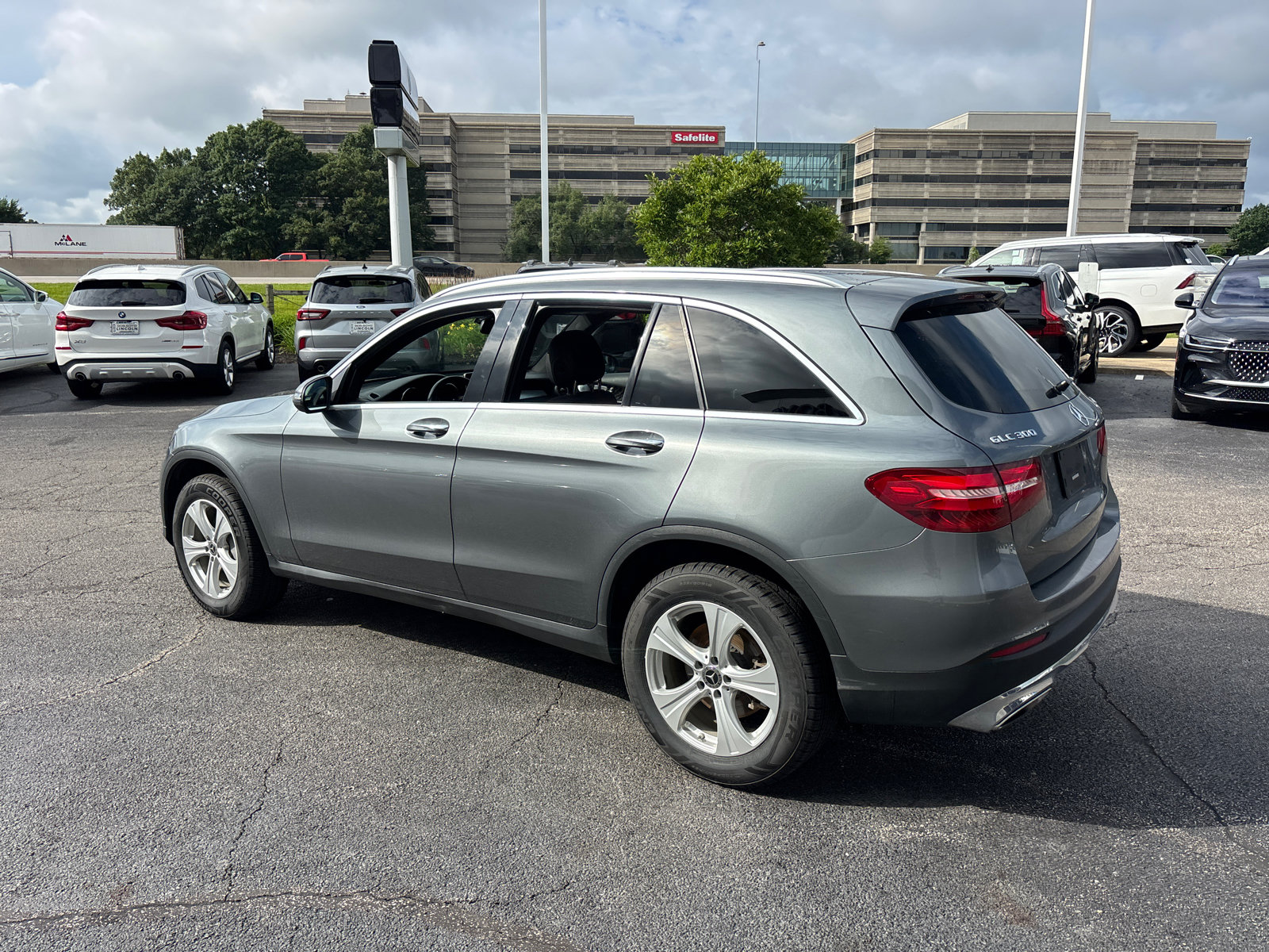 Used 2018 Mercedes-Benz GLC 300 4MATIC image 5