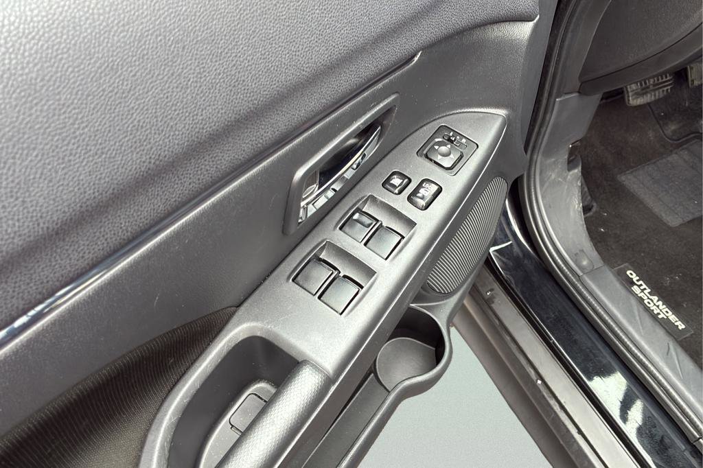 Used 2023 Mitsubishi Outlander Sport LE AWD/4WD image 11