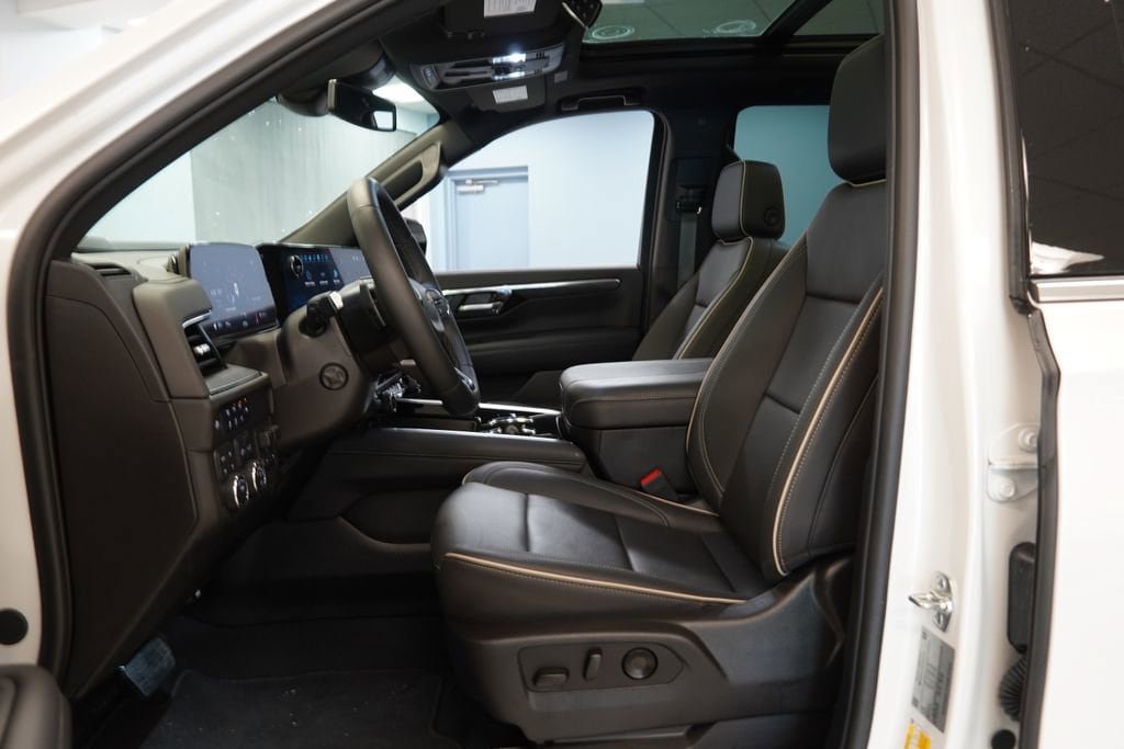 New 2025 Chevrolet Tahoe Premier w/ Sun And Tow Package AWD/4WD image 6