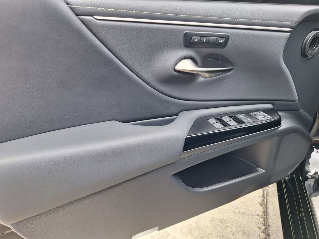 Used 2024 Lexus ES 350 w/ Premium Package image 33