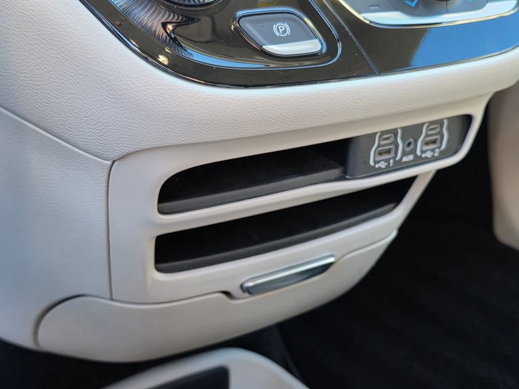 Used 2024 Chrysler Pacifica Touring-L image 24