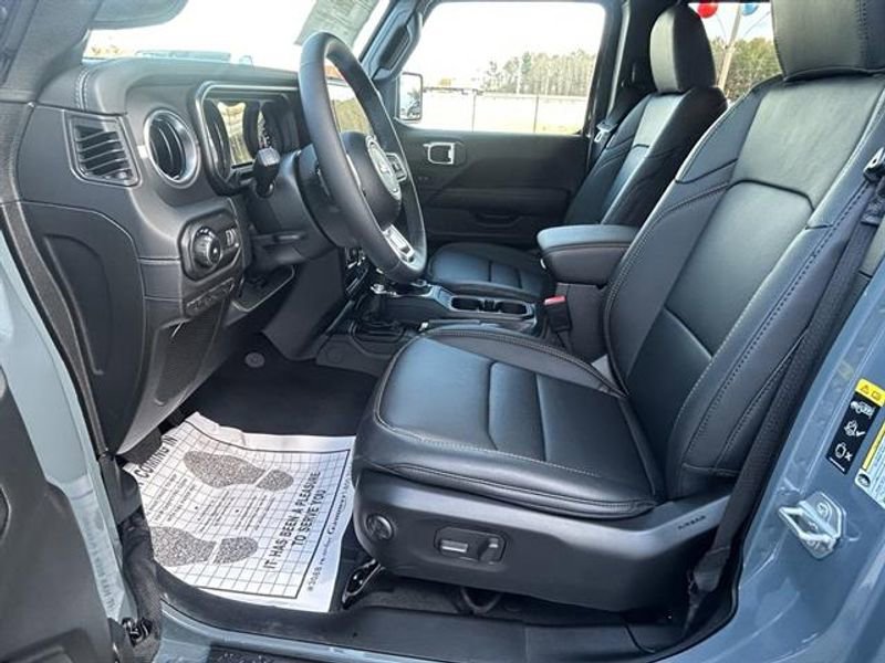 New 2026 Jeep Wrangler Unlimited Sahara AWD/4WD image 13