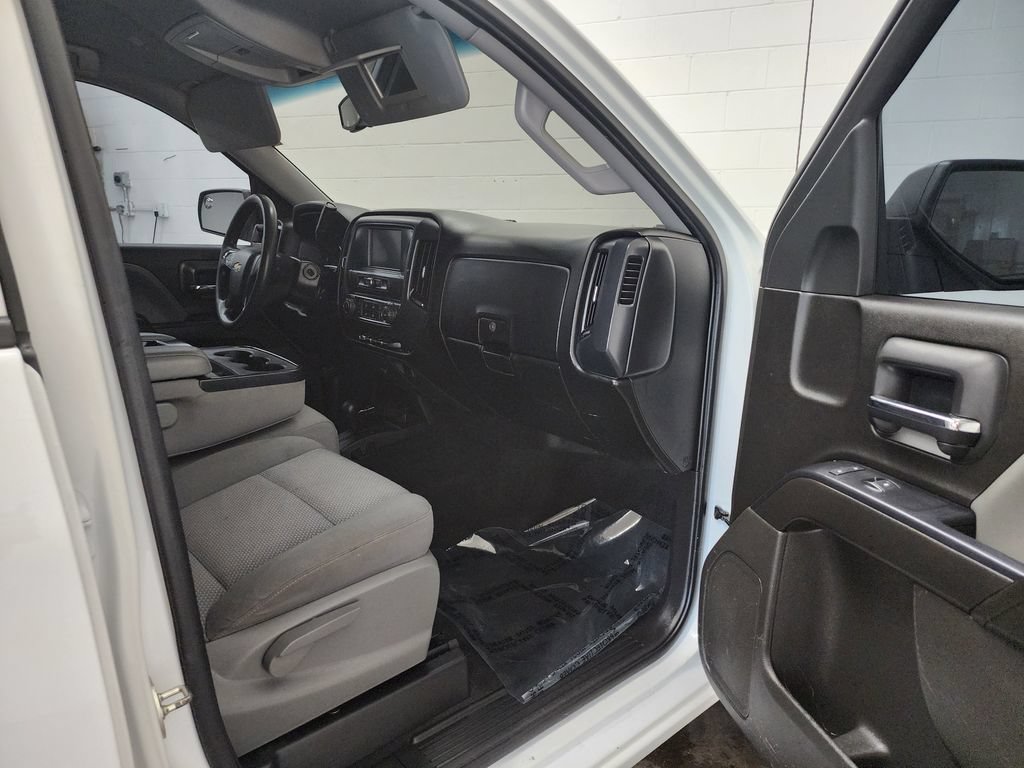 Used 2018 Chevrolet Silverado 1500 Custom w/ Custom Value Package AWD/4WD image 31