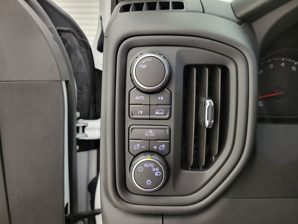 New 2025 Chevrolet Silverado 1500 Custom image 30
