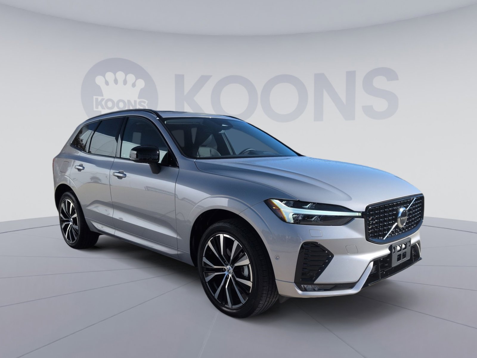 Certified 2025 Volvo XC60 B5 Plus image 10