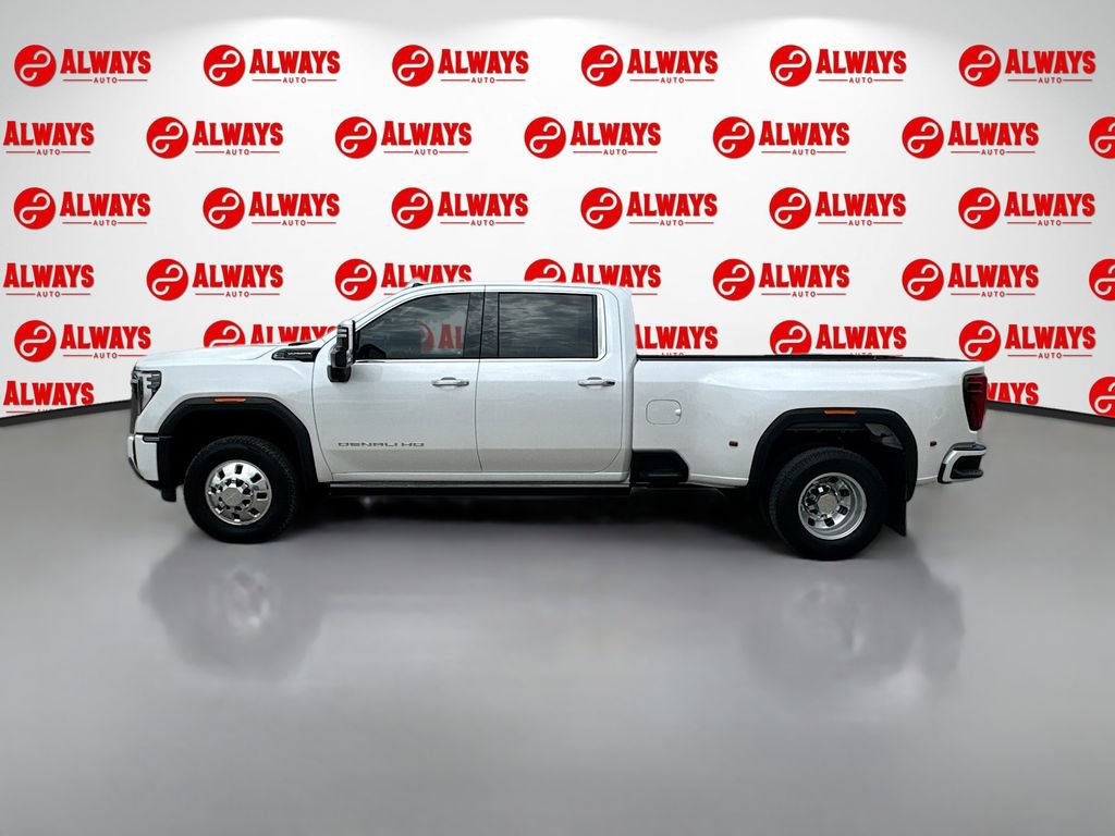 Used 2024 GMC Sierra 3500 Denali Ultimate AWD/4WD image 9