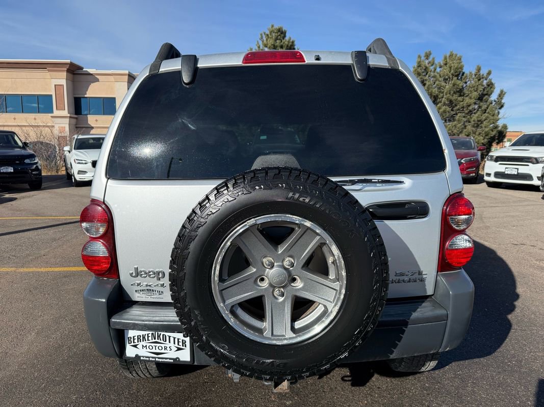 Used 2005 Jeep Liberty Renegade w/ Trailer Tow Group image 4