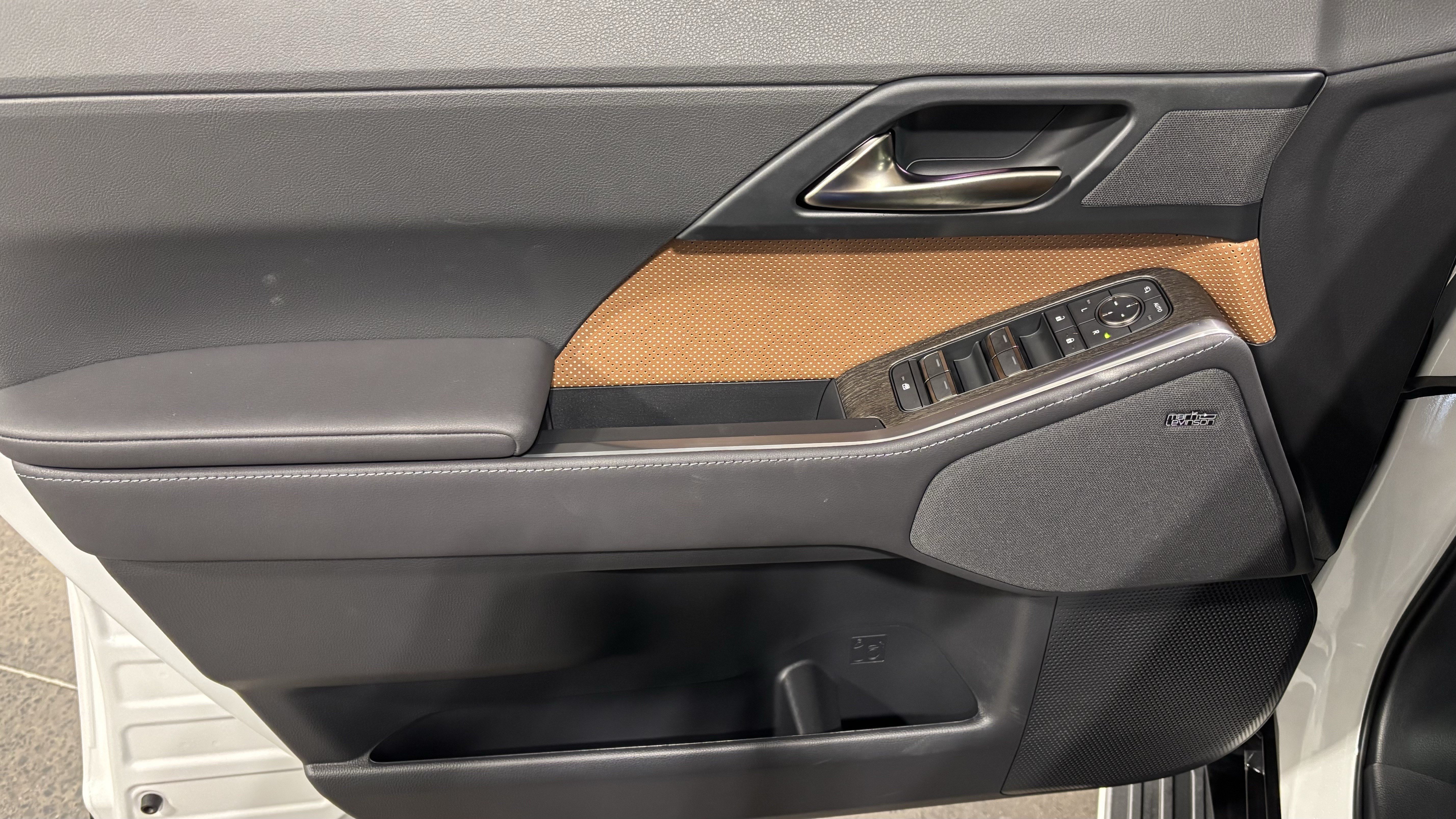 New 2026 Lexus GX 550 AWD/4WD image 9