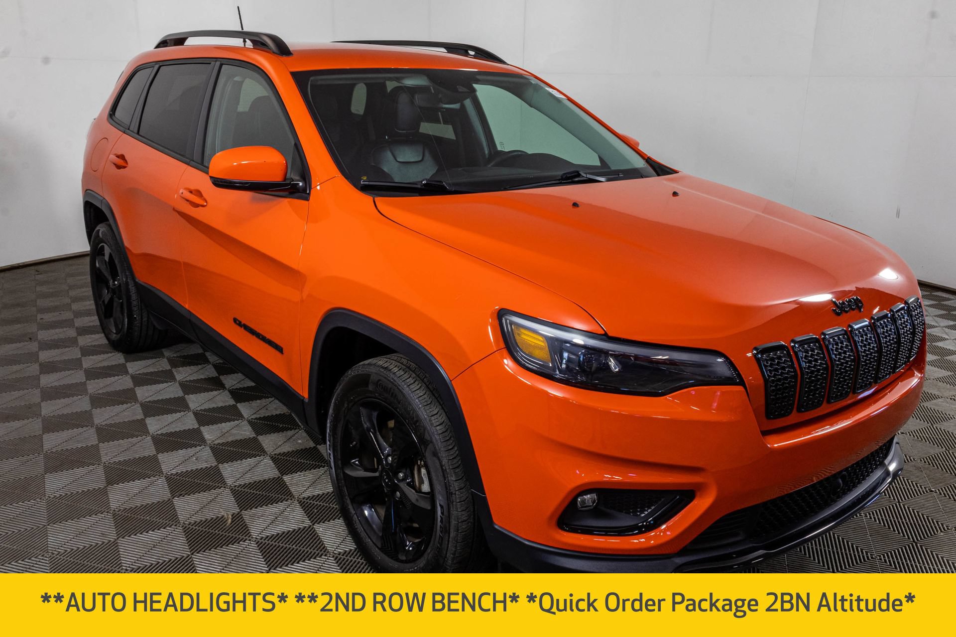 Used 2021 Jeep Cherokee Latitude Plus AWD/4WD image 11
