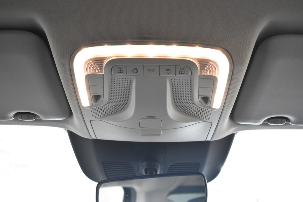 Used 2016 Mercedes-Benz Metris Passenger image 23