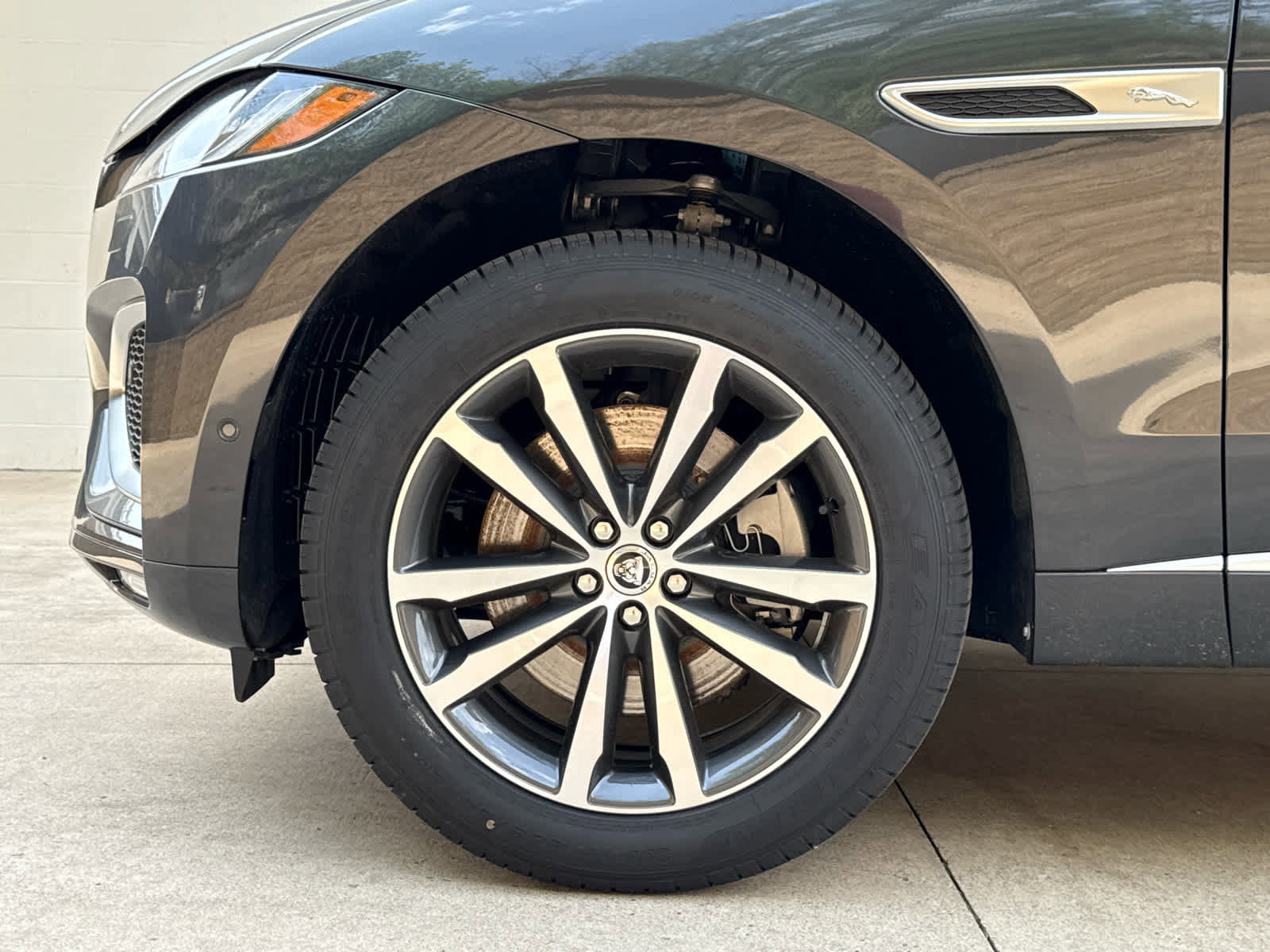 Used 2026 Jaguar F-PACE R-Dynamic S image 8