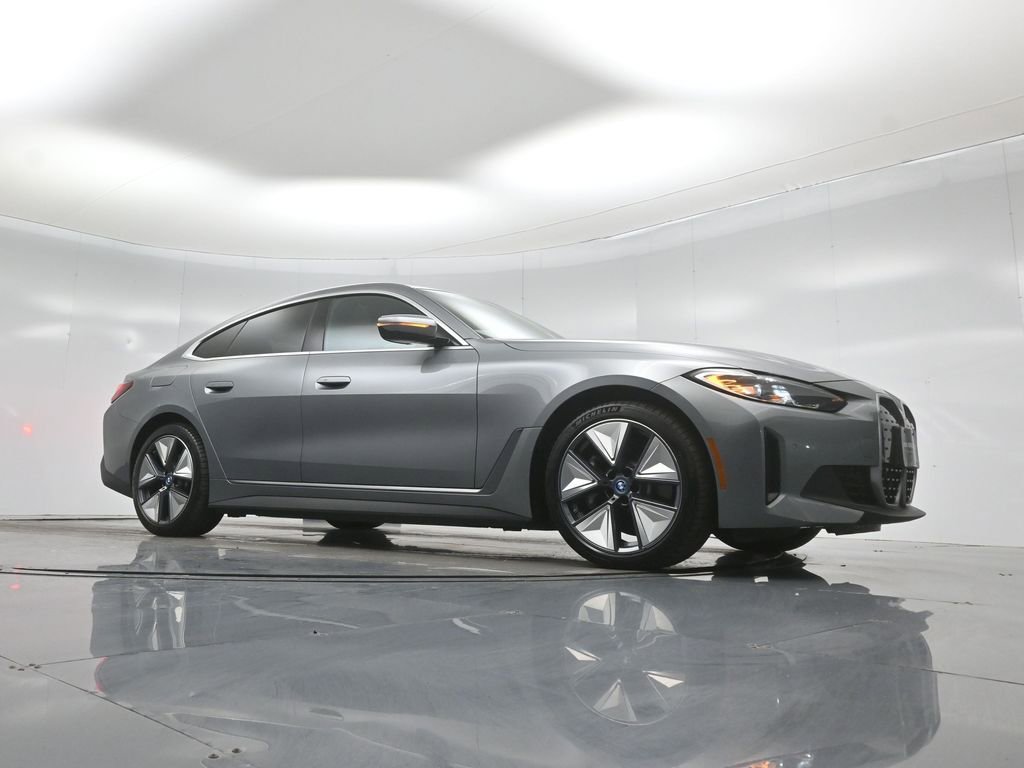 Used 2023 BMW i4 eDrive40 RWD image 3