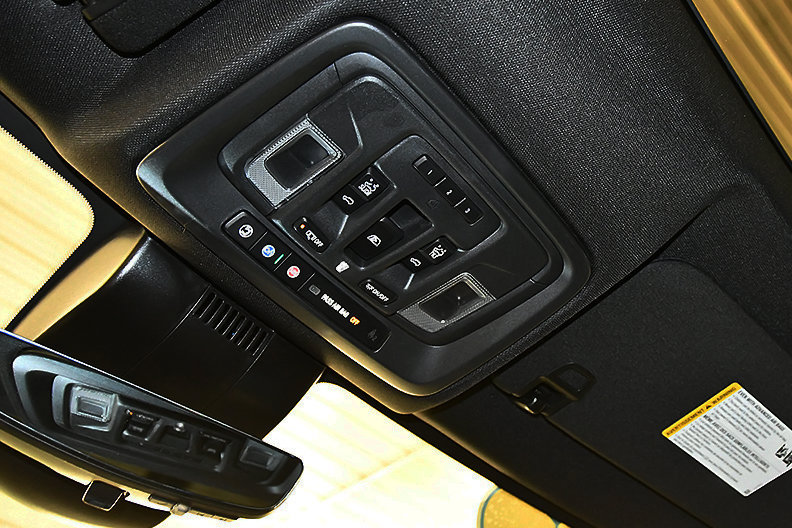 Used 2025 GMC Sierra 2500 AT4 w/ AT4 Premium Plus Package AWD/4WD image 29
