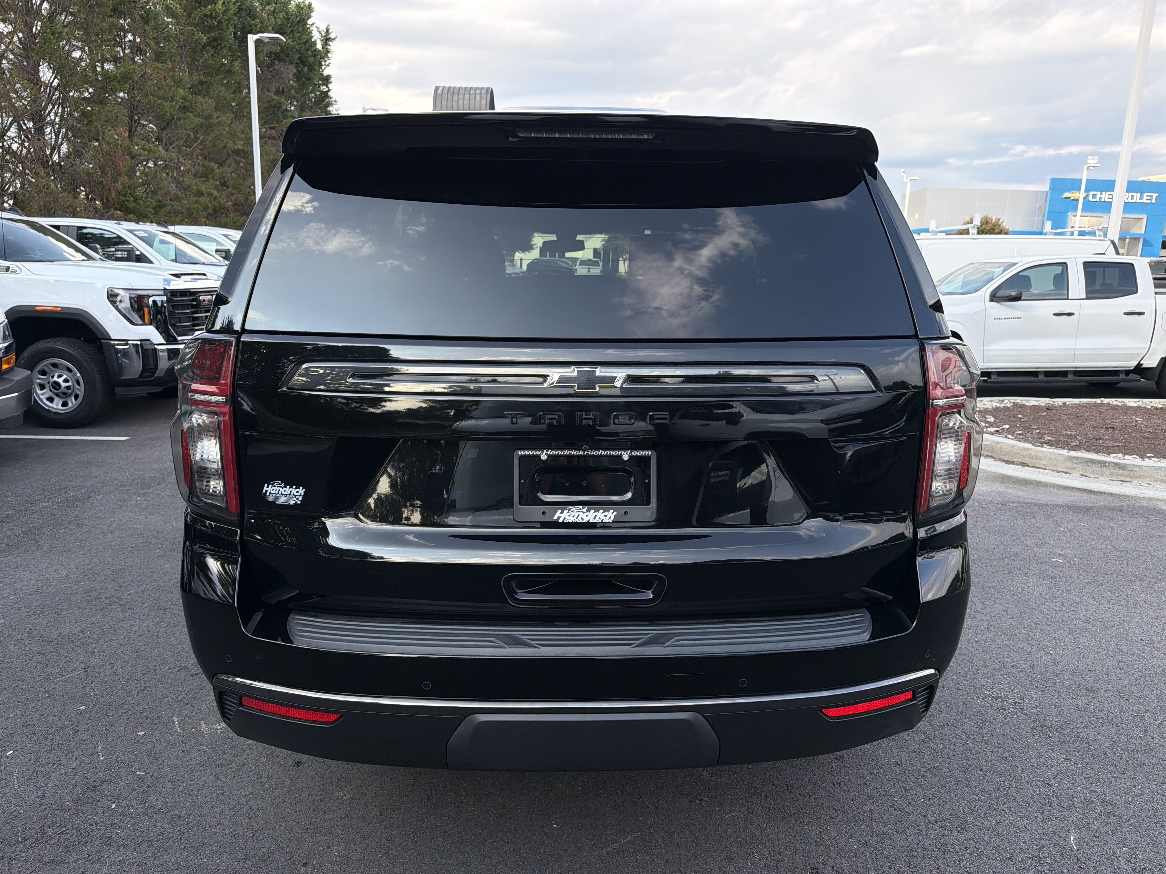 Used 2021 Chevrolet Tahoe Z71 w/ Z71 Off-Road Package AWD/4WD image 9