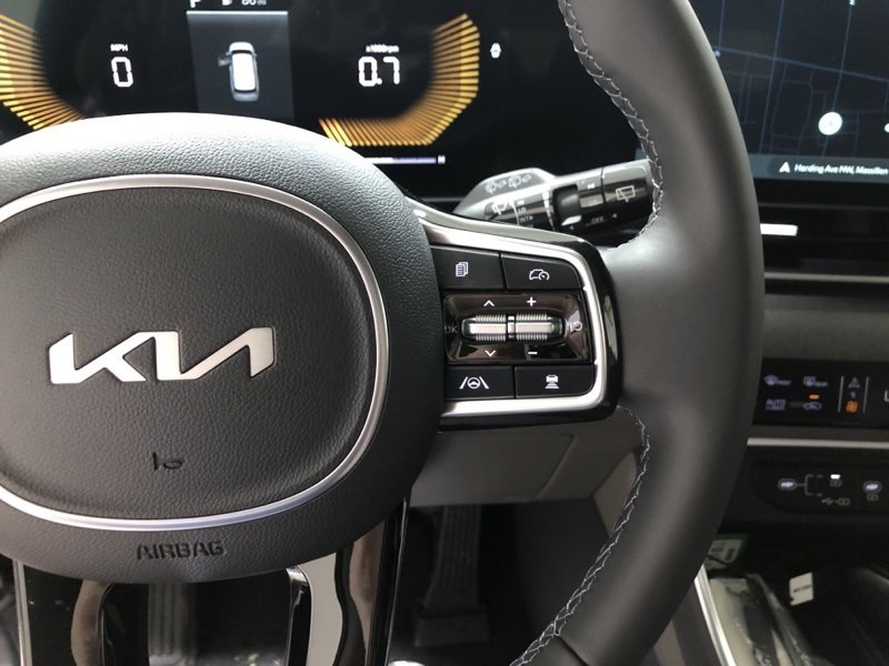 New 2026 Kia Carnival EX image 25