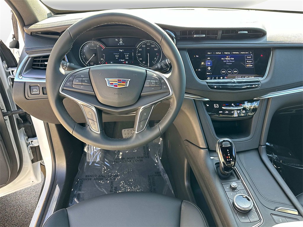 New 2025 Cadillac XT5 Luxury image 17