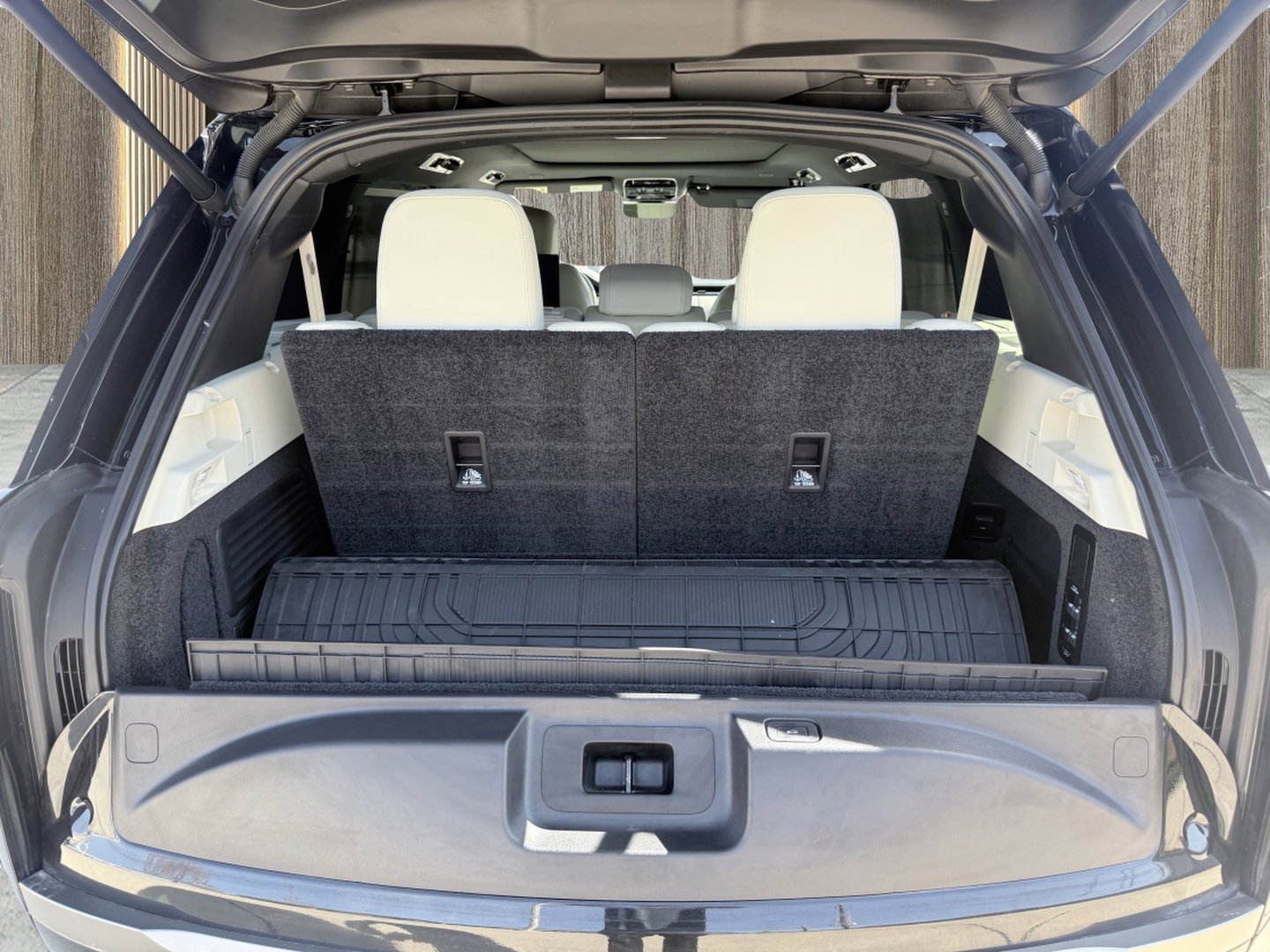 Used 2023 Land Rover Range Rover Long Wheelbase Autobiography image 15