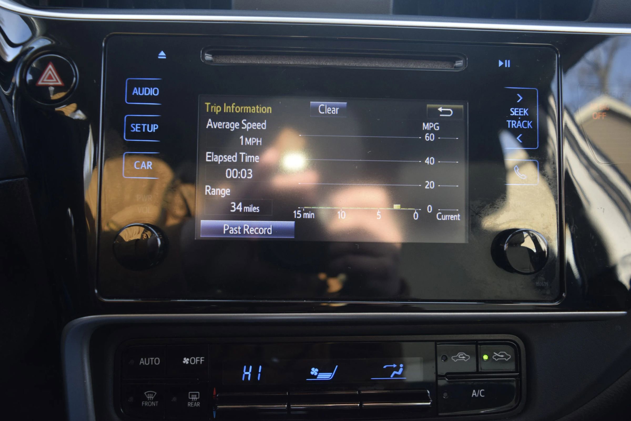 Used 2018 Toyota Corolla LE image 13