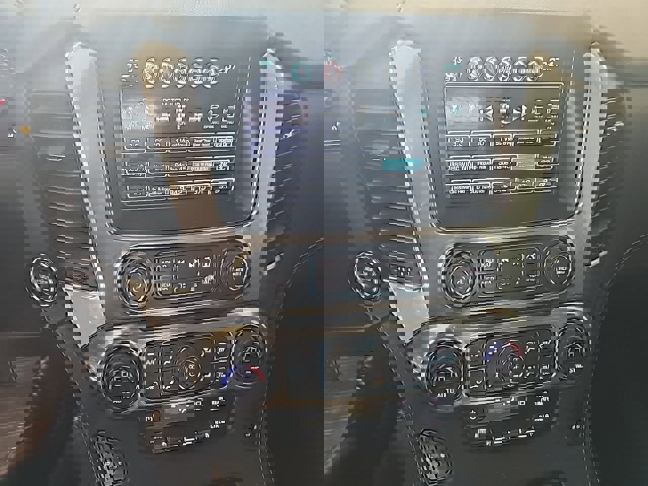 Used 2019 Chevrolet Tahoe LT w/ Luxury Package image 12