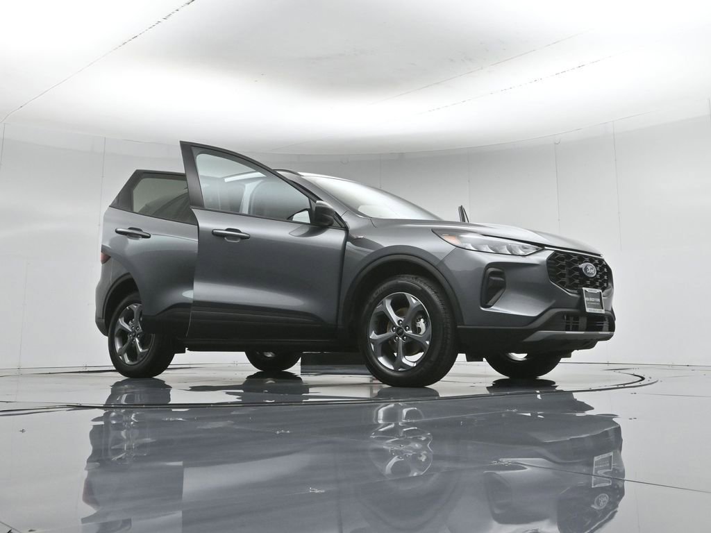 Certified 2025 Ford Escape ST-Line AWD/4WD image 4