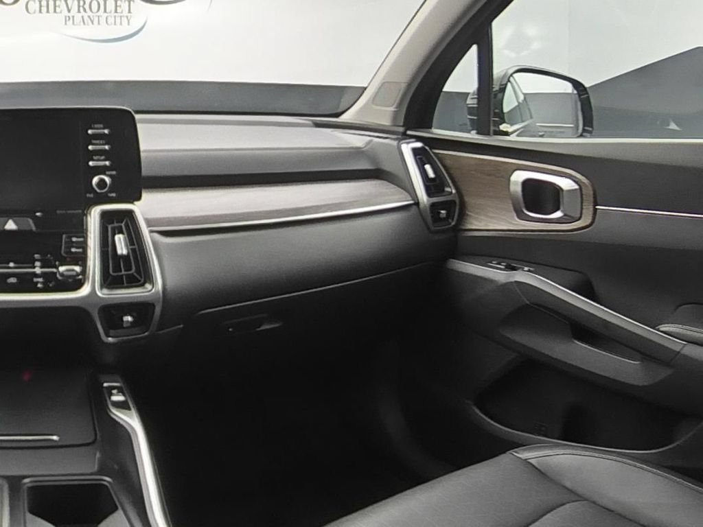 Used 2021 Kia Sorento EX w/ Panoramic Sunroof Package AWD/4WD image 15