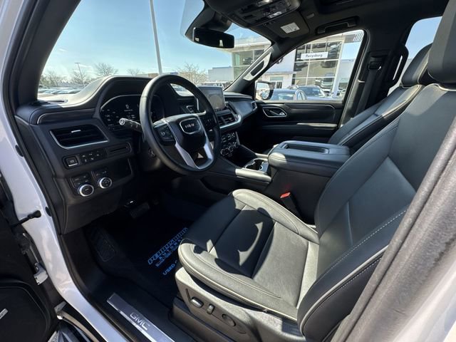 Certified 2023 GMC Yukon SLT w/ SLT Luxury Package AWD/4WD image 10