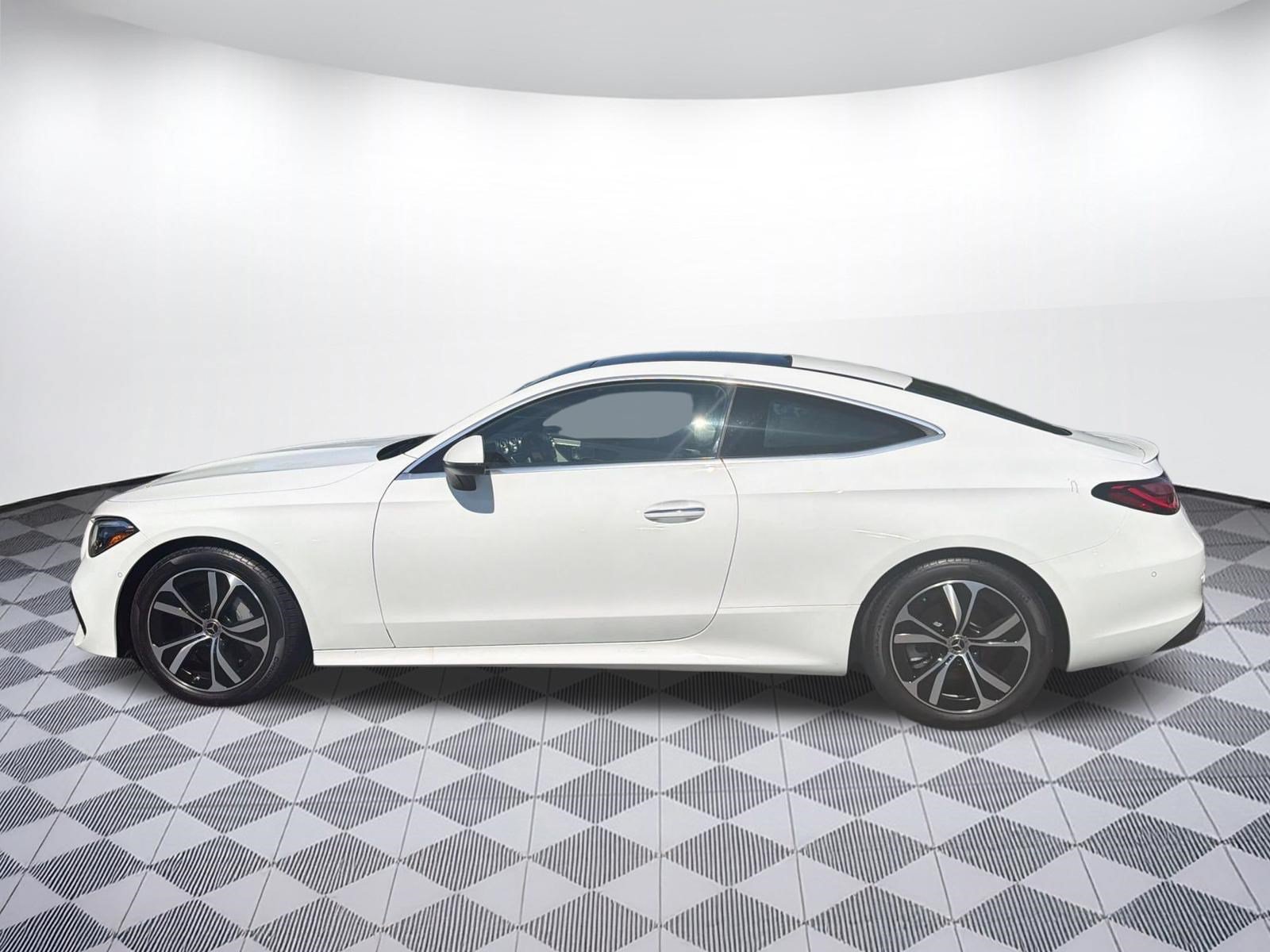 Used 2024 Mercedes-Benz CLE 300 4MATIC Coupe image 2