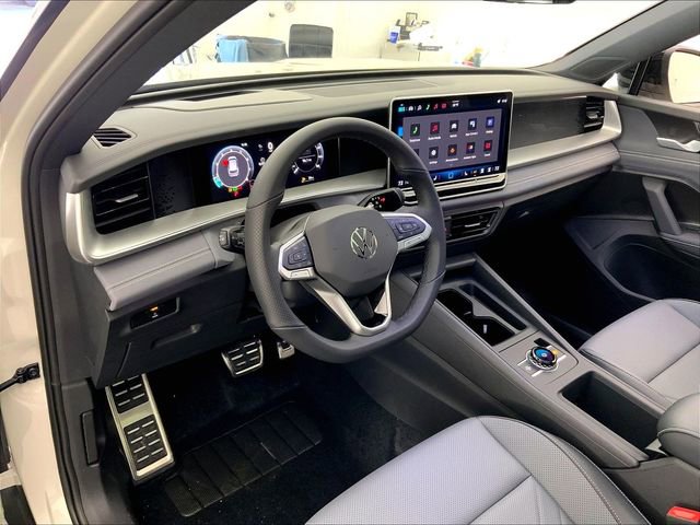 New 2026 Volkswagen Tiguan SE R-Line image 3