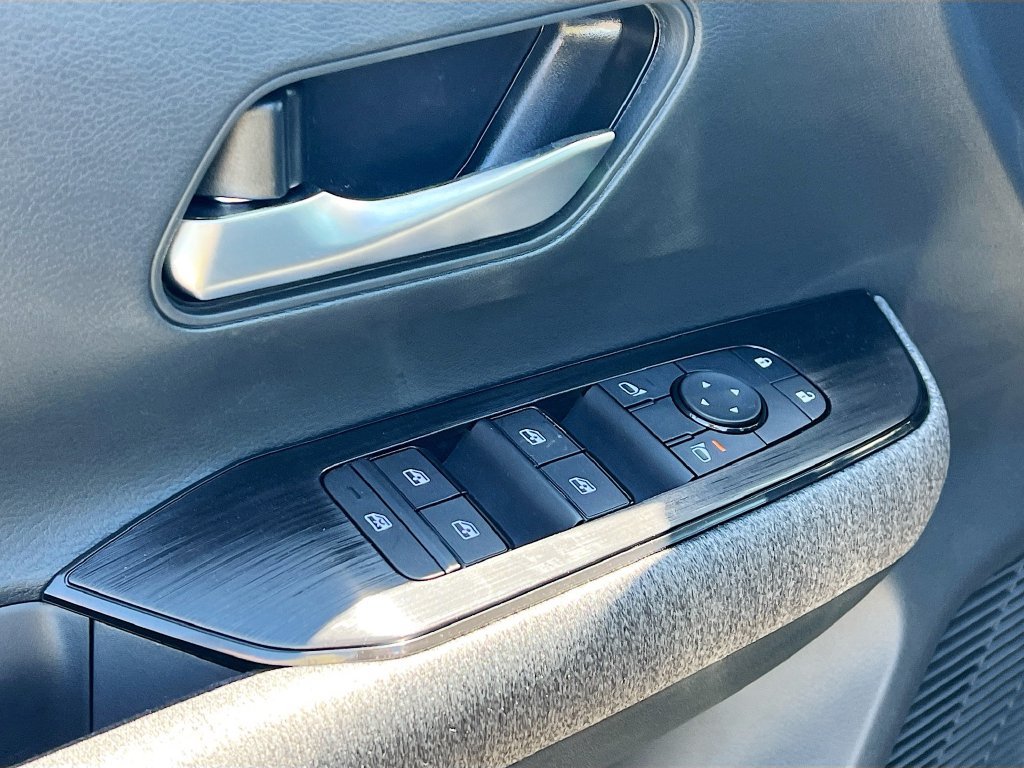 New 2026 Nissan Kicks SV w/ SV Premium Package FWD image 17