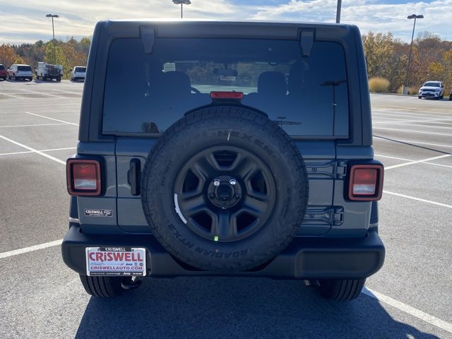 New 2026 Chevrolet Corvette Stingray Convertible w/ 1LT image 4