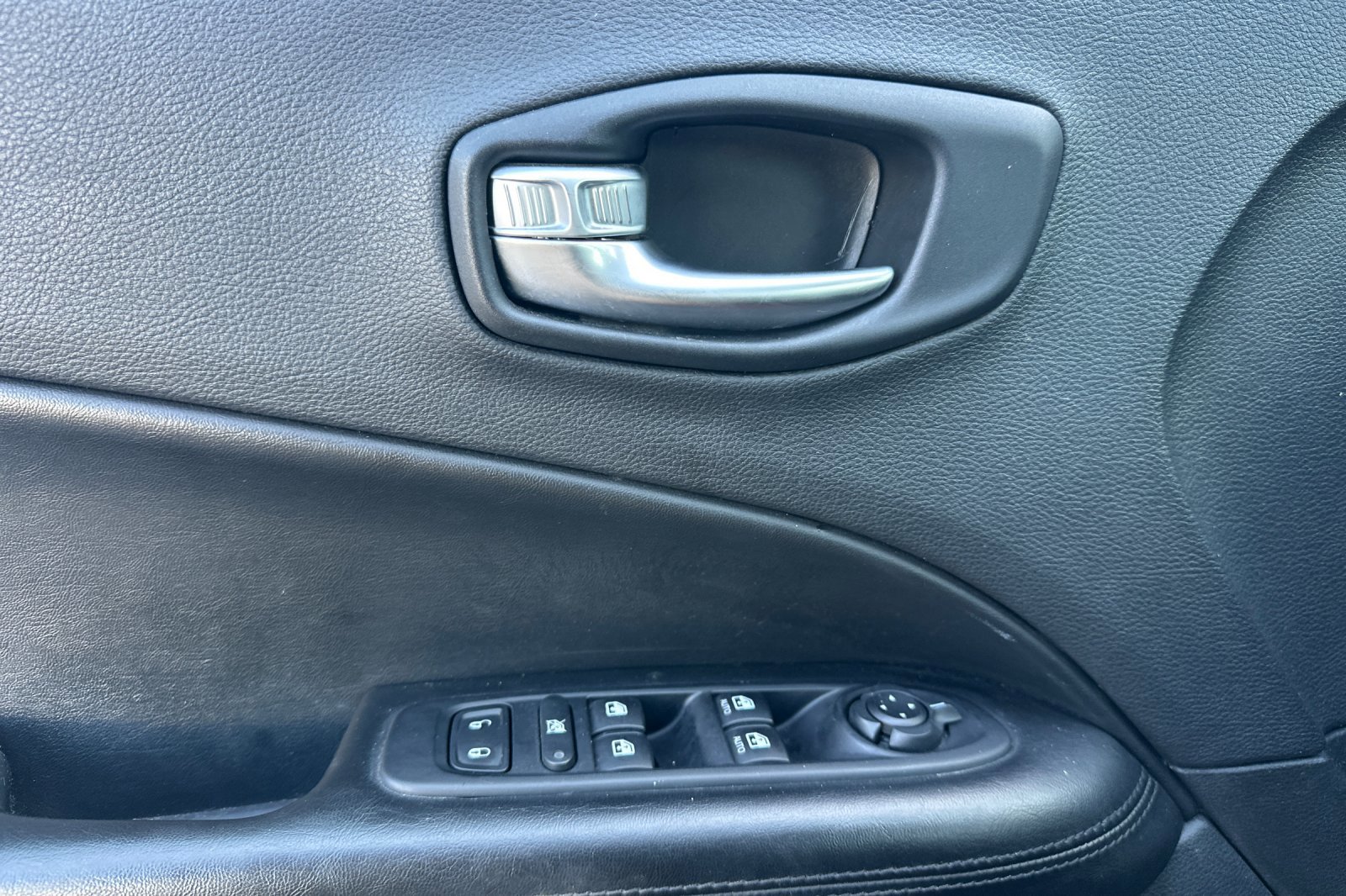 Used 2021 Jeep Compass Latitude image 11