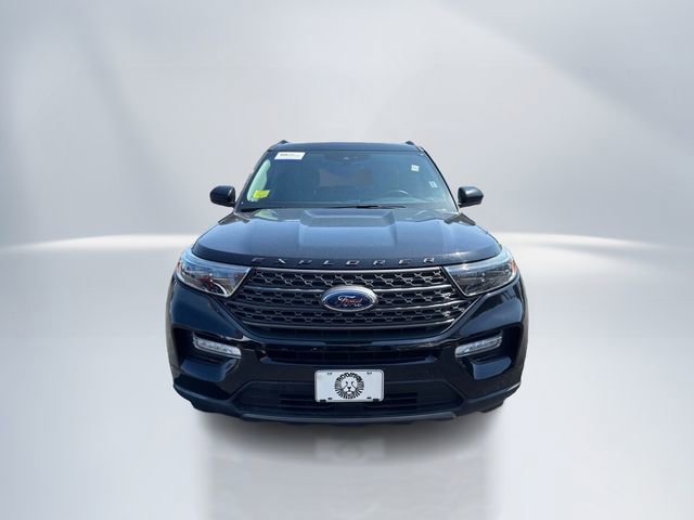 Certified 2022 Ford Explorer XLT w/ Equipment Group 202A image 2