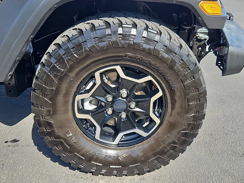 Used 2023 Jeep Wrangler Sport AWD/4WD image 30