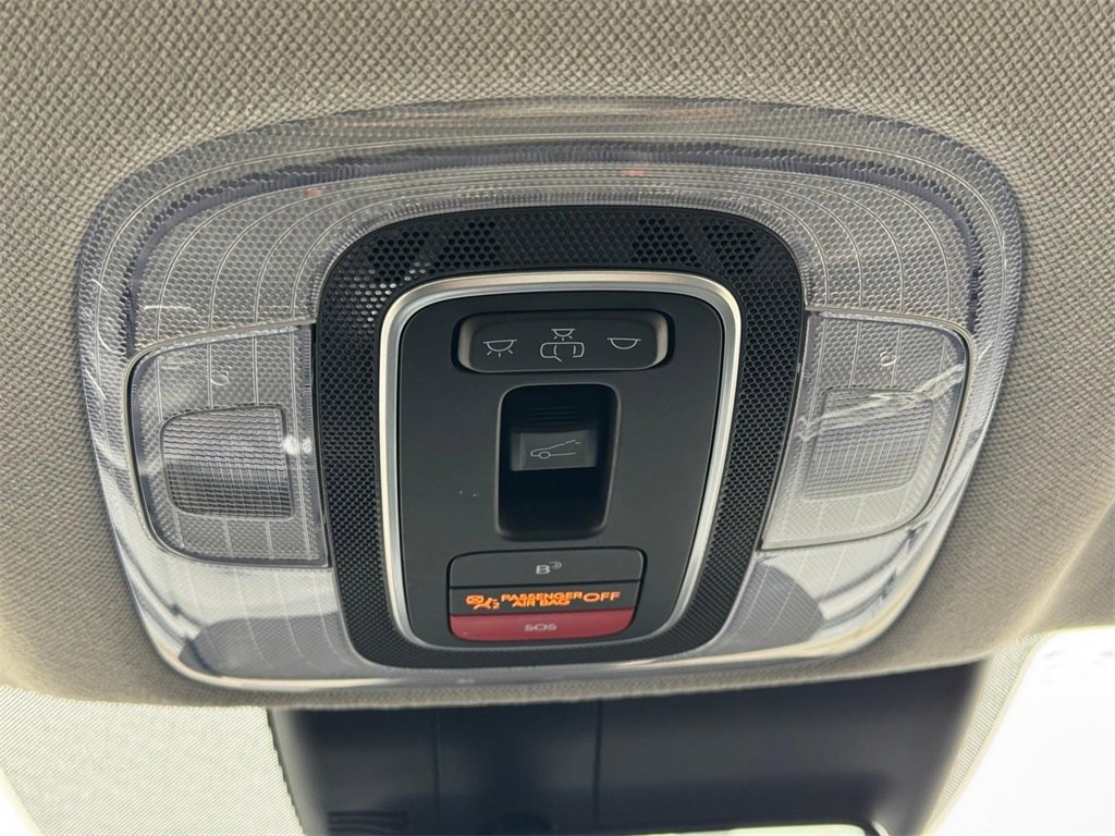 Used 2025 Hyundai Elantra Limited image 19