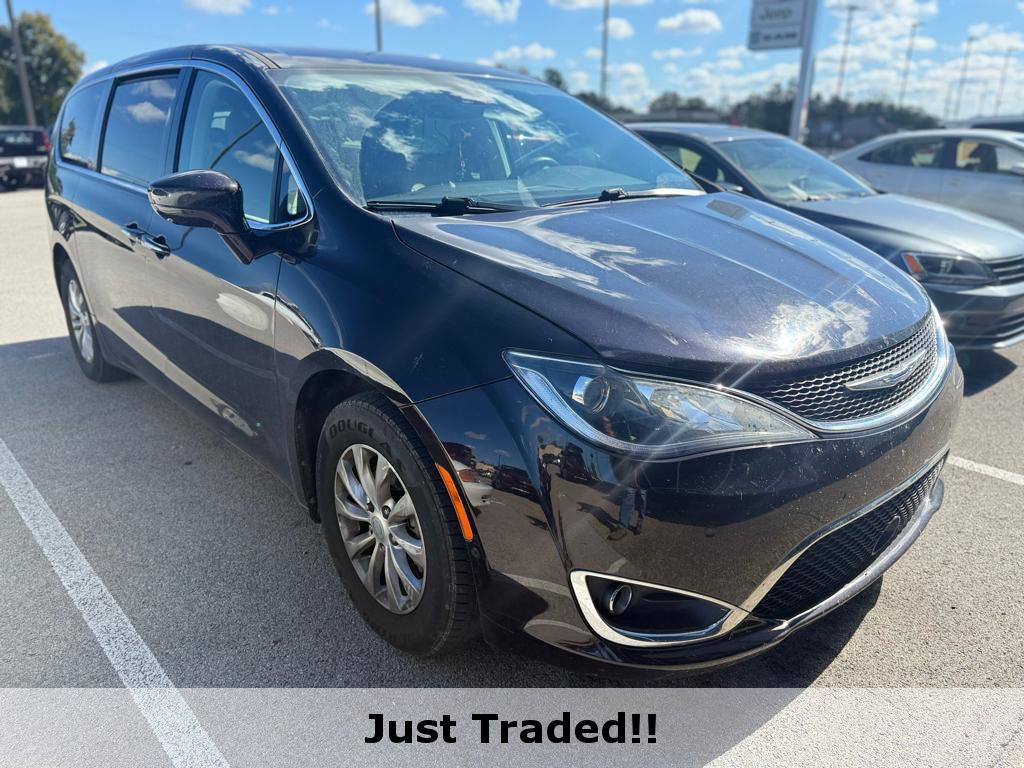 Used 2019 Chrysler Pacifica Touring Plus w/ Advanced Safetytec Group