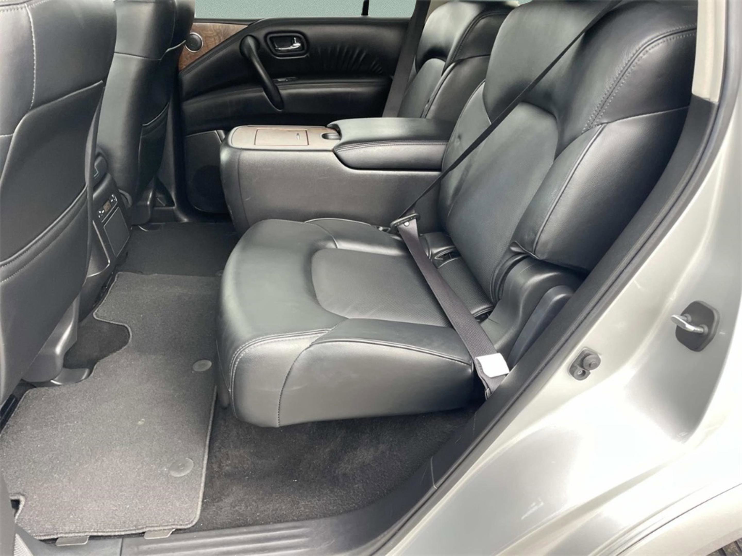 Used 2024 Nissan Armada SL w/ Captain's Chairs Package image 11