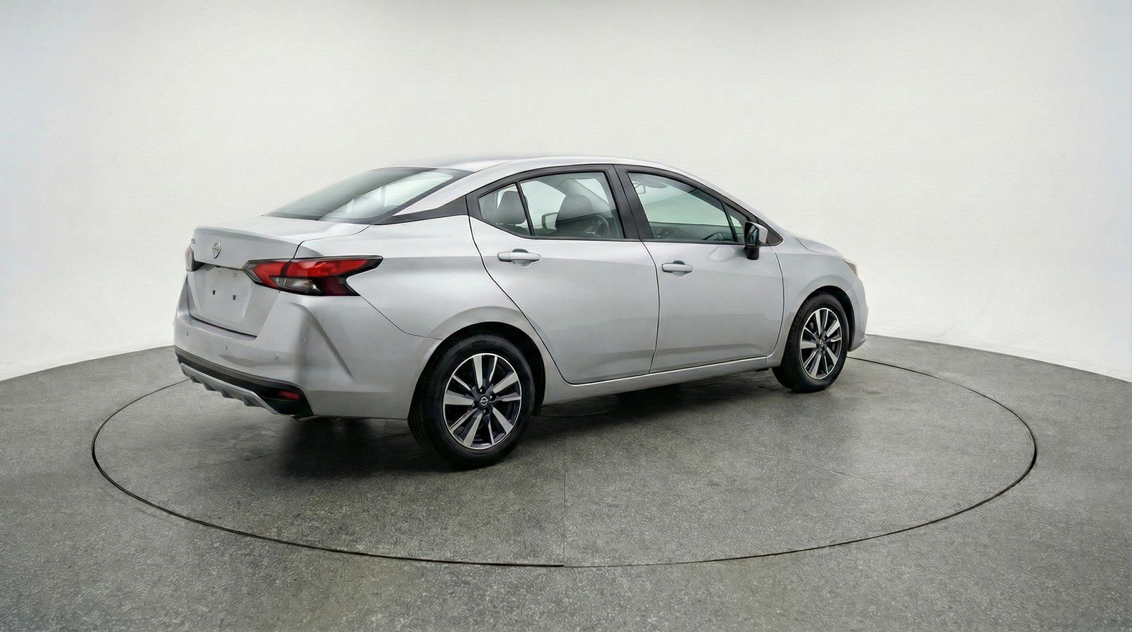 Used 2025 Nissan Versa SV image 9