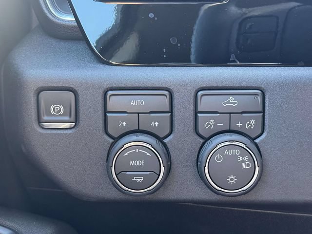Used 2026 Chevrolet Silverado 1500 LT AWD/4WD image 24