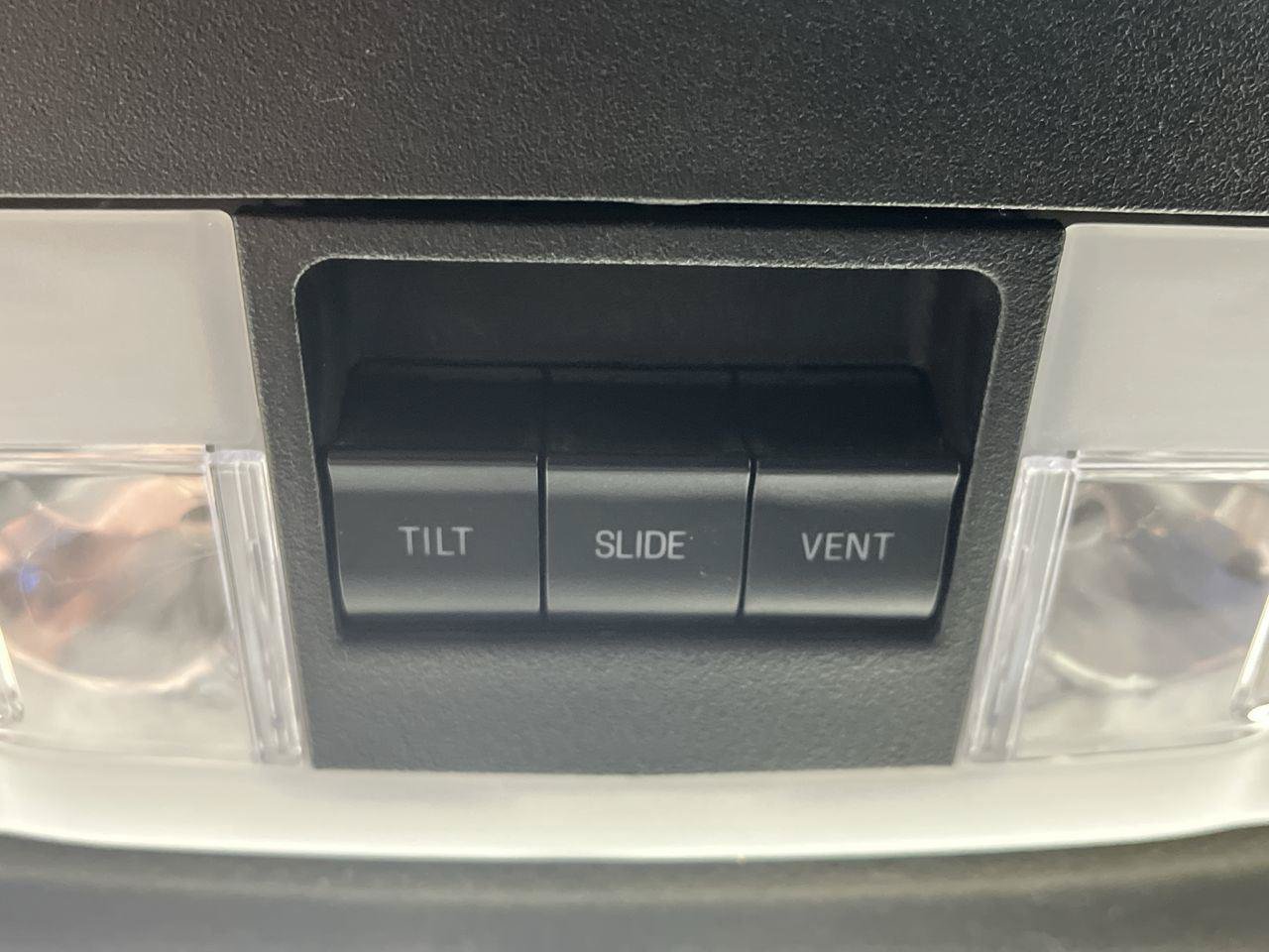 Used 2017 Ford Expedition XLT AWD/4WD image 25