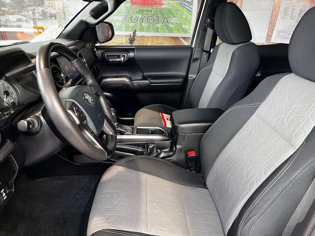 Used 2020 Toyota Tacoma TRD Off-Road w/ Technology Package image 19